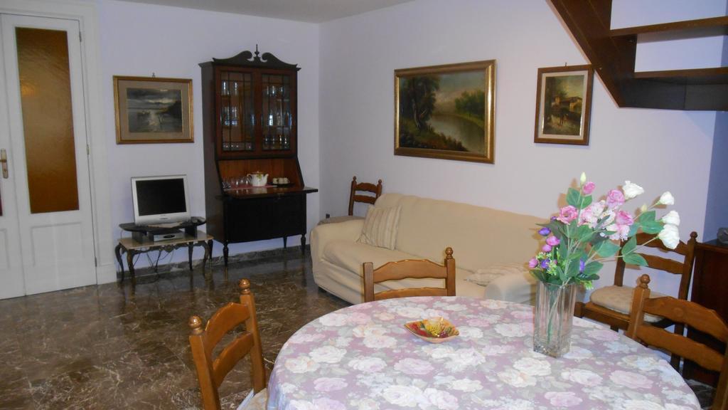 Casa Sannazzaro Apartman Nápoly Szoba fotó