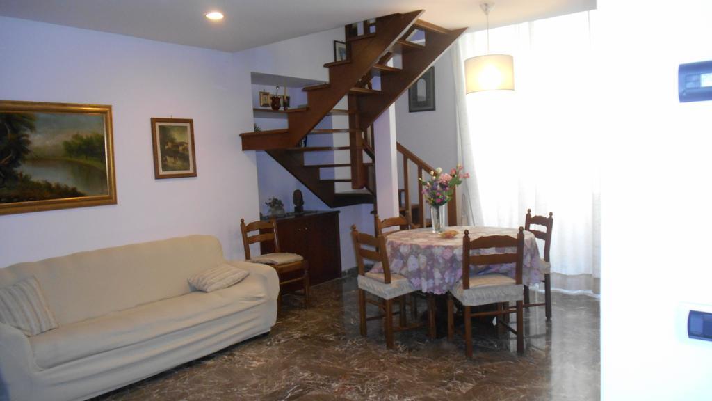 Casa Sannazzaro Apartman Nápoly Szoba fotó