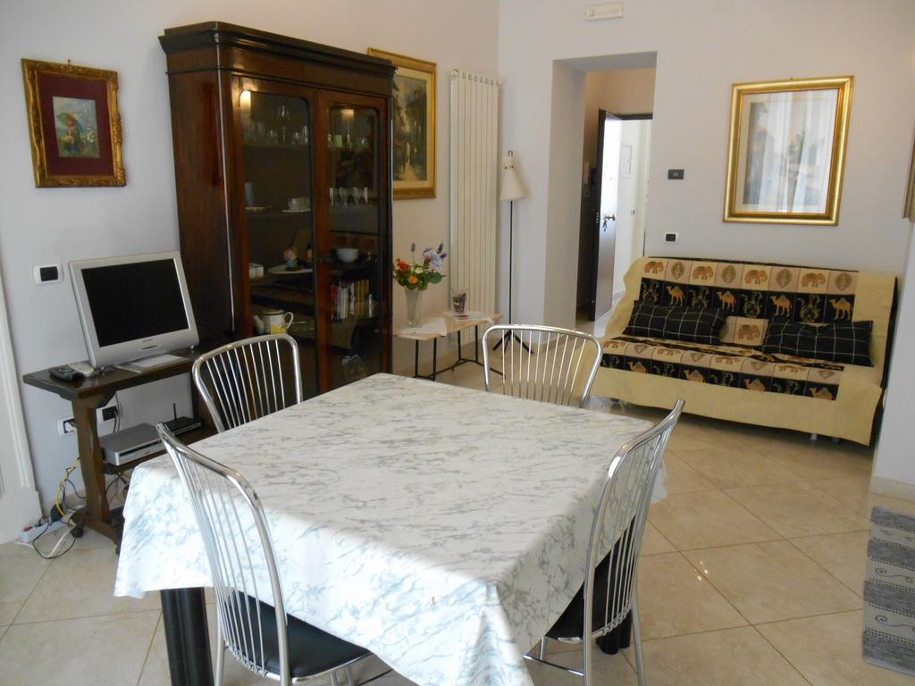 Casa Sannazzaro Apartman Nápoly Szoba fotó